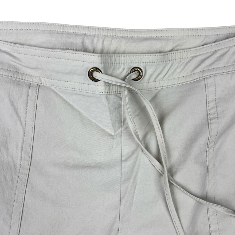 PrAna Shorts Women’s Medium Bermuda Outdoor Hiking Beige Khaki Pull Up Stretch - Picture 2 of 11